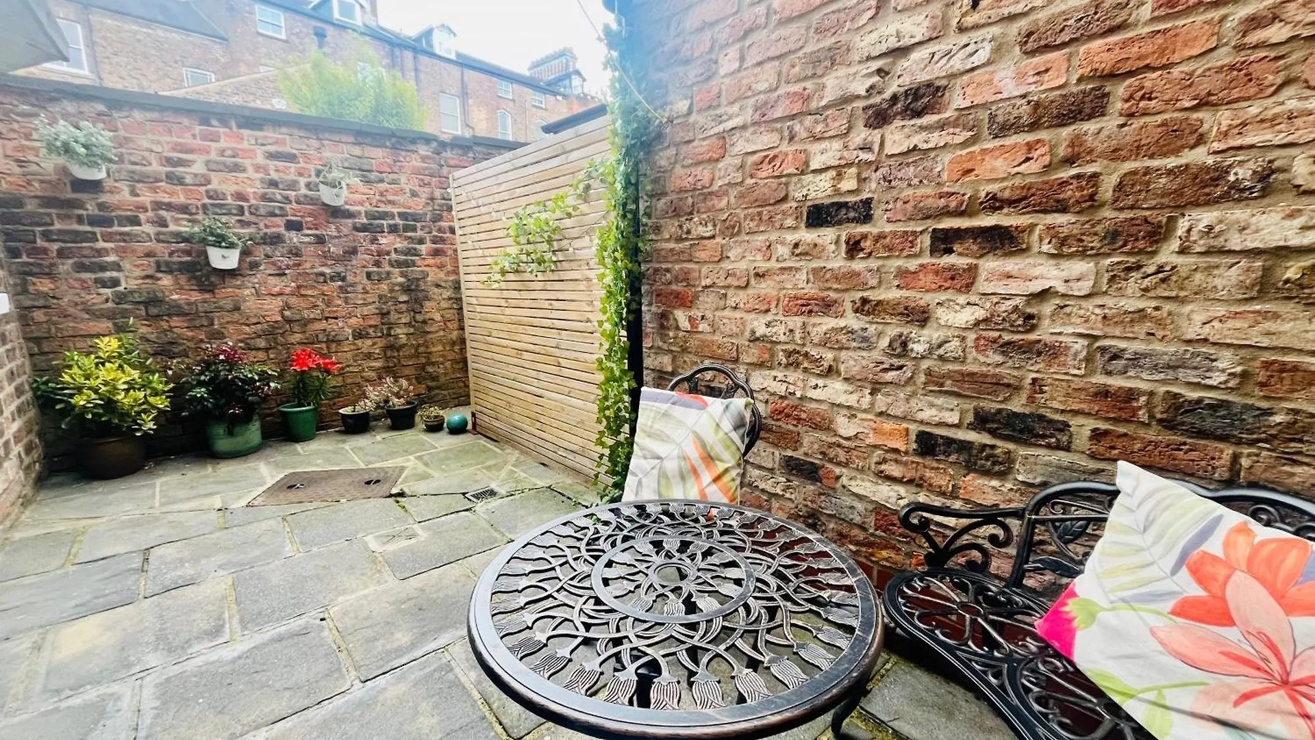 Bootham Apartment 32 - Free Parking - Five Minute Walk To York Minster