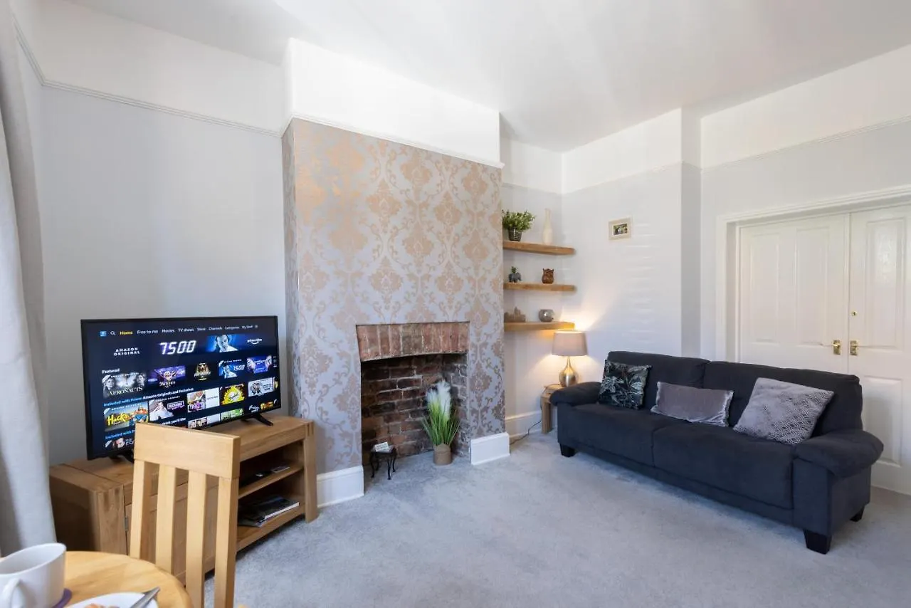 Bootham Apartment 32 - Free Parking - Five Minute Walk To York Minster